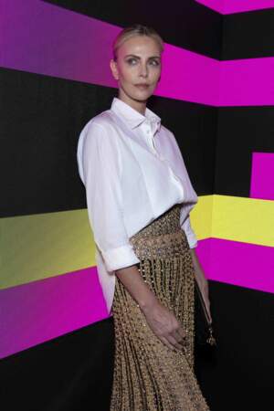 Charlize Theron au défilé Christian Dior Womenswear S/S 2024 lors de la Fashion Week de Paris