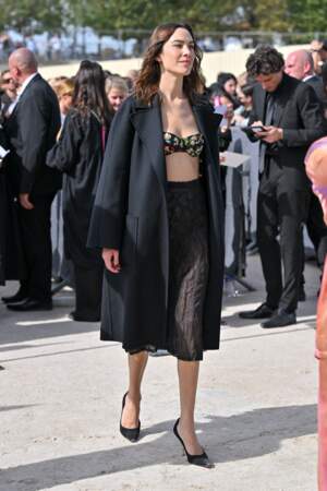 Alexa Chung au défilé Christian Dior Womenswear S/S 2024 lors de la Fashion Week de Paris