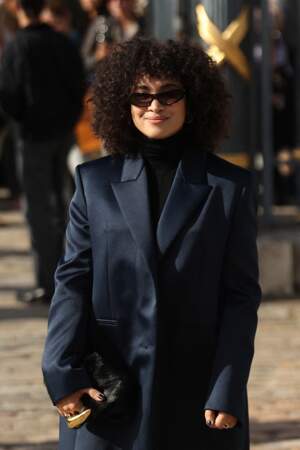 La chanteuse Camelia Jordana assiste au défilé Givenchy Womenswear printemps/été 2024, le 28 septembre 2023, à Paris. 