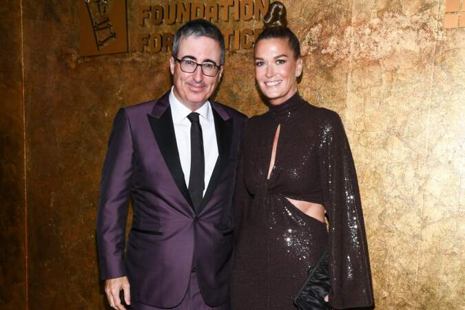 John Oliver et Kate Norley à la soirée des "Albies Awards 2023" organisée par la "Clooney Foundation for Justice" à New York, ce 28 septembre 2023.