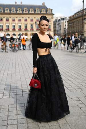 Arrivées au défilé Giambattista Valli prêt à porter femme Printemps/Été 2024 lors de la Fashion Week de Paris : Jessica Wang.