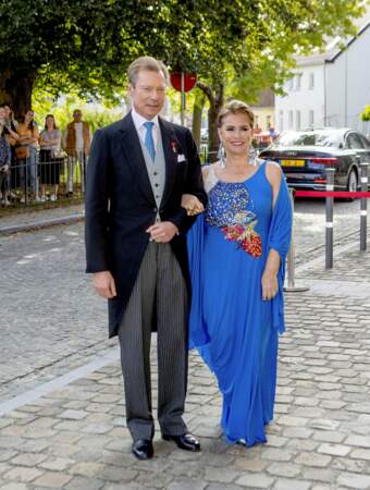 Le grand-duc Henri de Luxembourg et la Grande-Duchesse Maria Teresa ont fait le déplacement jusqu’au château de la famille de Ligne pour assister à l’union d'Alexander d'Autriche et de la Comtesse Natacha Roumiantzeff-Pachkevitch .