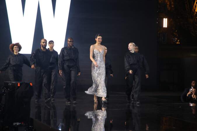 Défilé L'Oréal du 1 octobre 2023 à Paris : Kendall Jenner. 