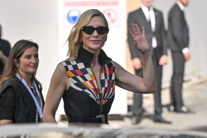 Cate Blanchett assiste au défilé Louis Vuitton lors de la semaine de la mode à Paris, le 2 octobre 2023 à Paris.
