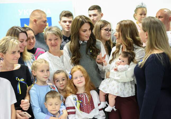 Kate Middleton lors d'une visite au centre communautaire Vsi Razom dans le centre commercial Lexicon à Bracknell.