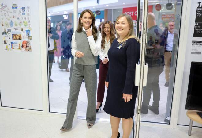 Visite de Kate Middleton au centre communautaire Vsi Razom dans le centre commercial Lexicon à Bracknell, le 4 octobre 2023.