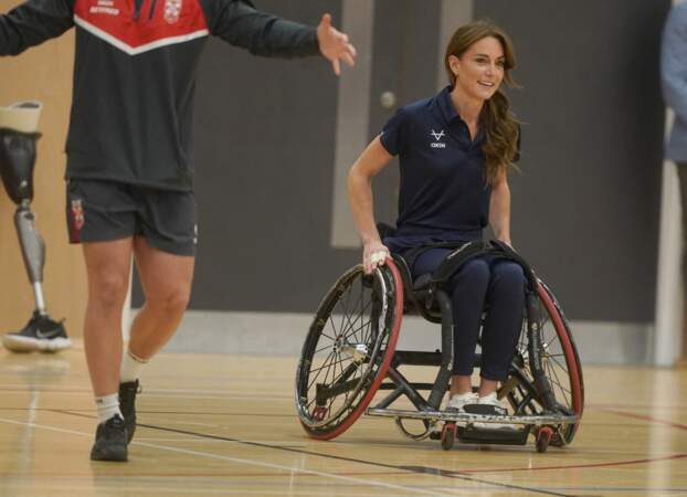 Kate Middleton s'entraine pour un match de rugby-fauteuil