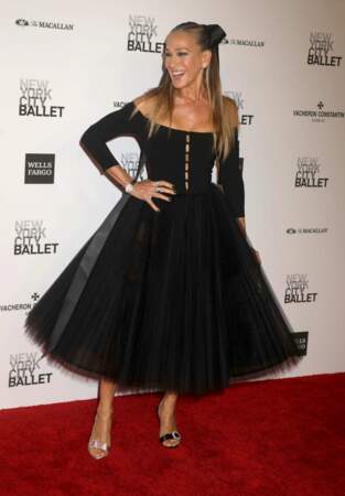 Sarah Jessica Parker pose seule au New York City Ballet, le jeudi 5 octobre 2023