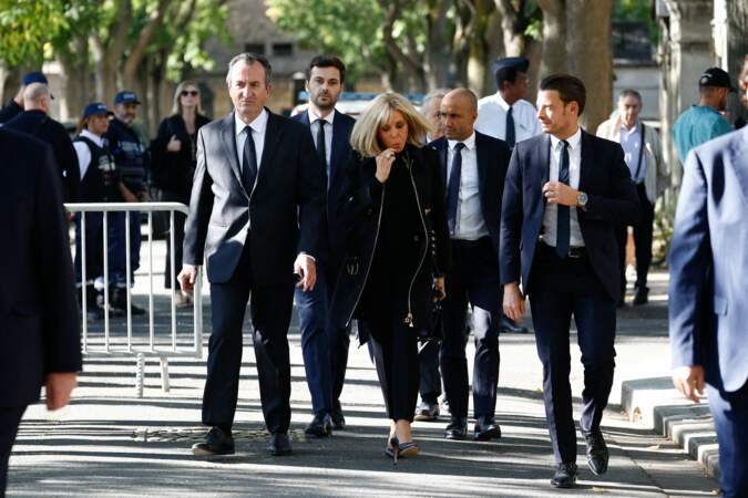 Brigitte Macron arrive au cimetière du Montparnasse