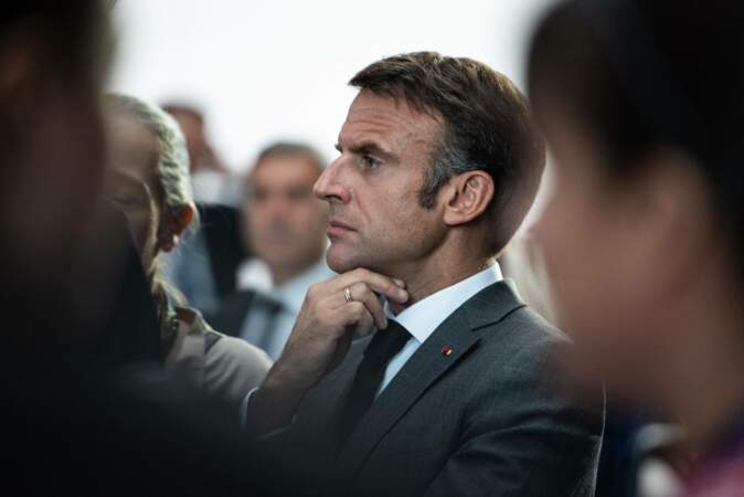 Le président de la République française Emmanuel Macron préside la cérémonie d'hommage à Jean-Pierre Elkabbach au siège de France Télévisions à Paris