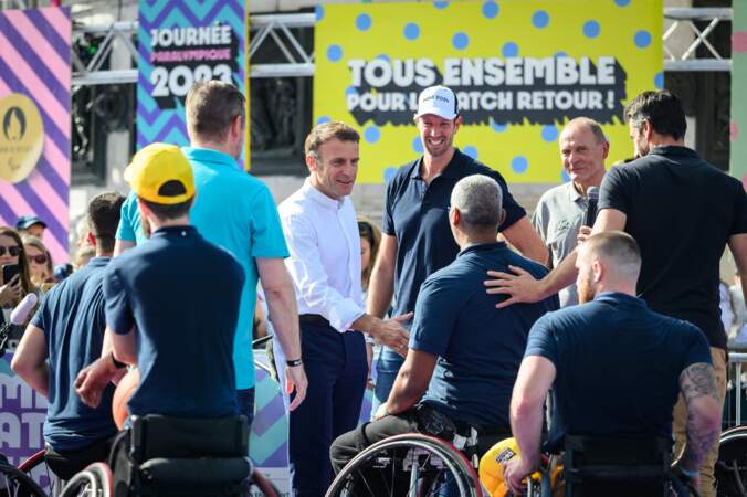 Le président Emmanuel Macron lors de la journée paralympique place de la République, à Paris, le 8 octobre 2023.