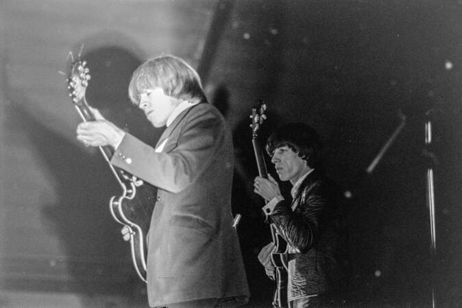 Le Club 27 est un nom donné aux élites issues de l'univers du rock et du blues, avec, pour seul point commun, d'être décédées à l'âge de 27 ans. 
Robert Johnson est le premier, suivi peu de temps après par Brian Jones, fondateur du groupe de rock The Rolling Stones.