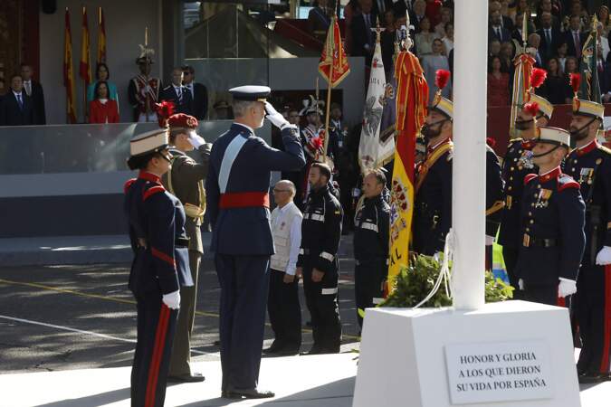 Le roi d'Espagne Felipe VI assiste à un défilé militaire lors du Dia de la Hispanidad, la fête nationale espagnole, à Madrid, le jeudi 12 octobre 2023. 