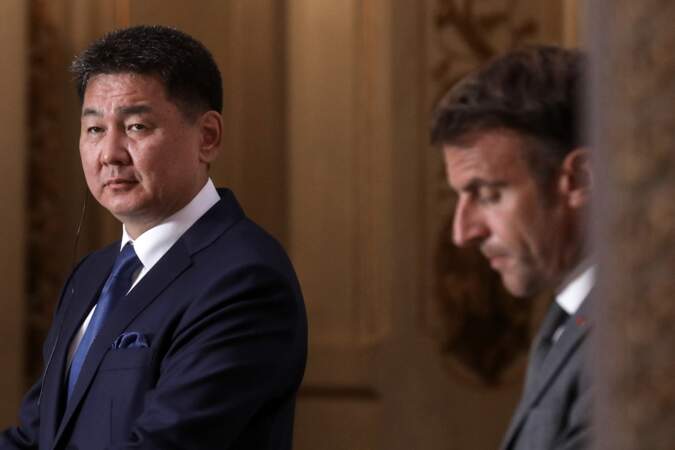 Emmanuel Macron avait précédemment visité le musée Gengis Khan lors de sa visite en Mongolie.