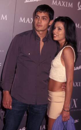 En 2001, Eva Longoria et Nicholas Gonzales, tous les deux jeunes comédiens, se fréquentent