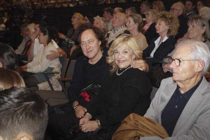 La chanteuse Nicoletta et son mari Jean-Christophe Molinier lors du concert d' Isabelle Boulay en hommage au 60ème anniversaire de la disparition d'Edith Piaf