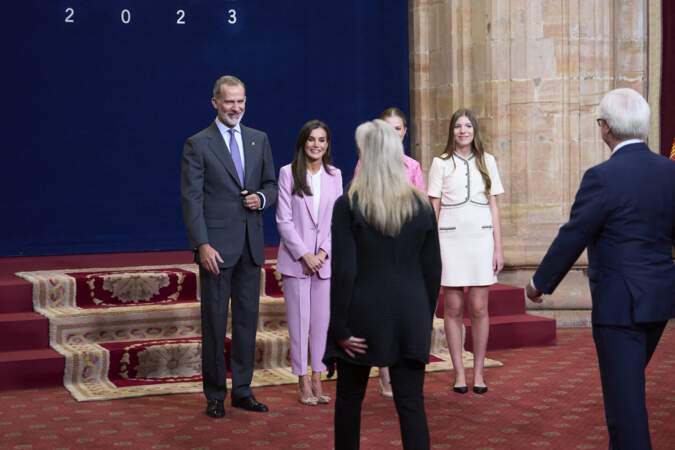 La famille royale d'Espagne accueille les invités