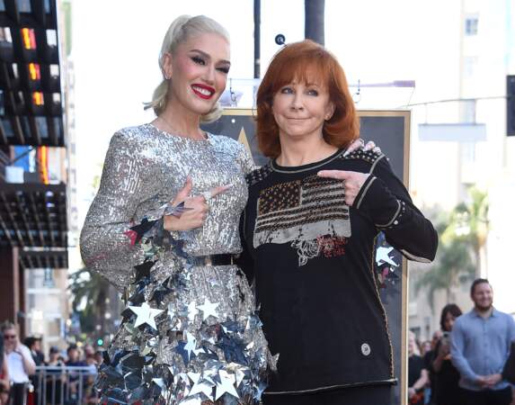 Gwen Stefani et Reba McEntire à la cérémonie de remise de l'étoile de Gwen Stefani sur le Hollywood Walk of Fame