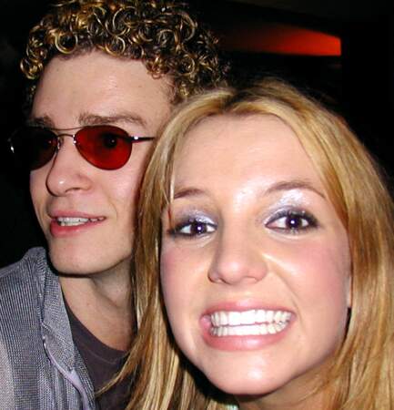 En 2000, alors que Britney Spears n'a que 19 ans, elle tombe enceinte. Justin Timberlake lui demande d'avorter car il ne se sent pas prêt à devenir père si jeune.