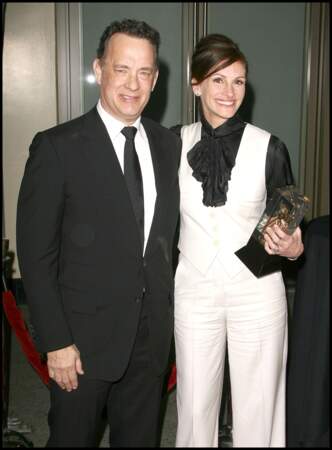 En 2011, Julia Roberts joue aux côtés de Tom Hanks dans sa deuxième réalisation, la comédie dramatique Il n'est jamais trop tard.
