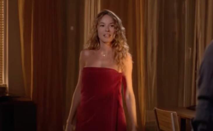 Elodie Fontan joue Alyzée, la meilleure amie de Clem, la marraine de Valentin et l'épouse d'Adrian.