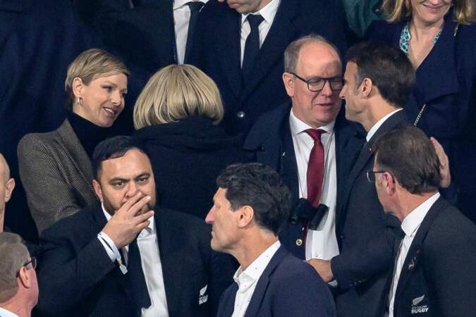 Charlène et Albert II de Monaco saluent Emmanuel et Brigitte Macron 