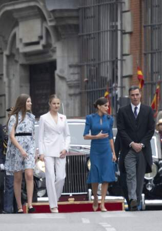 La princesse Leonor, la reine Letizia d’Espagne, l'infante Sofia d'Espagne, et le Premier ministre Pedro Sanchez.