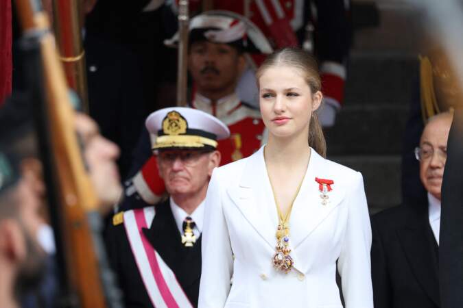 La princesse Leonor quitte le Parlement après avoir prêté serment, à l'occasion de son 18ème anniversaire à Madrid, le 31 octobre 2023.