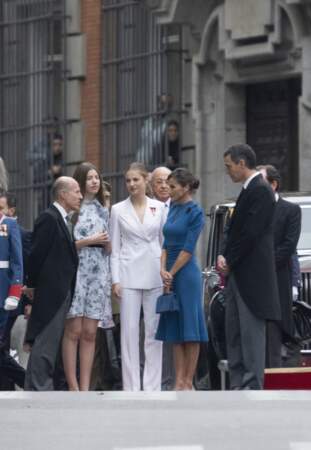 La reine Letizia d’Espagne, l'infante Sofia d'Espagne, le Premier ministre Pedro Sanchez et la princesse Leonor.