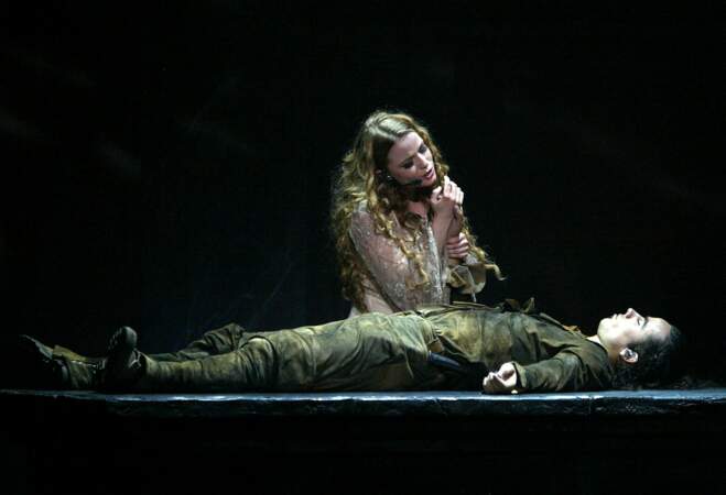 Cécilia Cara, qui jouait le rôle de Juliette était la star de la comédie musicale Roméo et Juliette.