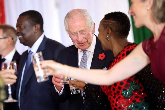 Le roi Charles III d'Angleterre et Camilla Parker Bowles, reine consort d'Angleterre, reçus par le président du Kenya, le Dr William Ruto, à un banquet d'État à Nairobi.