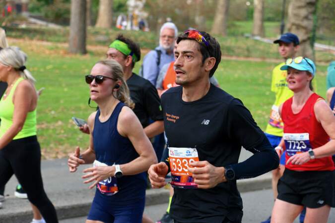 Claude Dartois participe au Marathon de New York 2023 à New York City