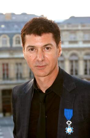 En 2001, Etienne Daho devient chevalier de l'Ordre du Mérite. 