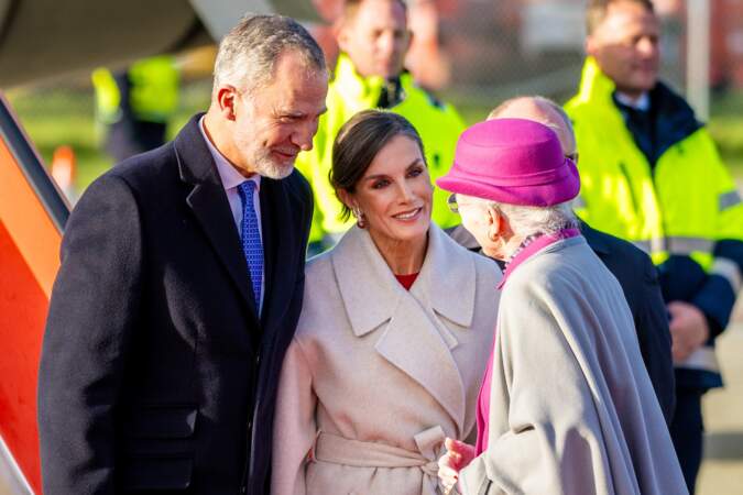 La reine se fait une joie de revoir le couple royal d'Espagne