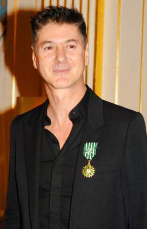 En 2006, il produit l'album d'Elli Medeiros et reçoit la distinction d'officier de l'Ordre des Arts et des Lettres.