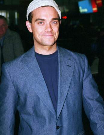 En 2001, il sort un album de reprises de classiques jazz des années 1950 et des années 1960, Swing When You're Winning. Robbie Williams a alors 27 ans.