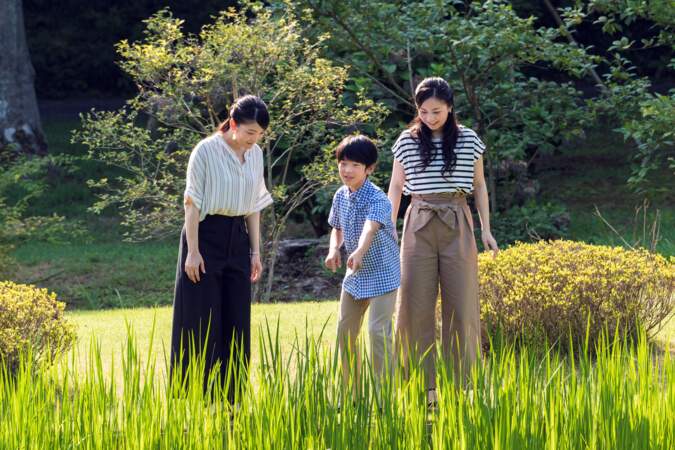 Le prince Hisahito du Japon avec ses soeurs Mako et Kako 