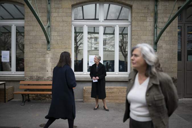 Elisabeth Borne lors de la journée nationale de lutte contre le harcèlement à l'école au collège Claude Debussy dans le XVème arrondissement de Paris