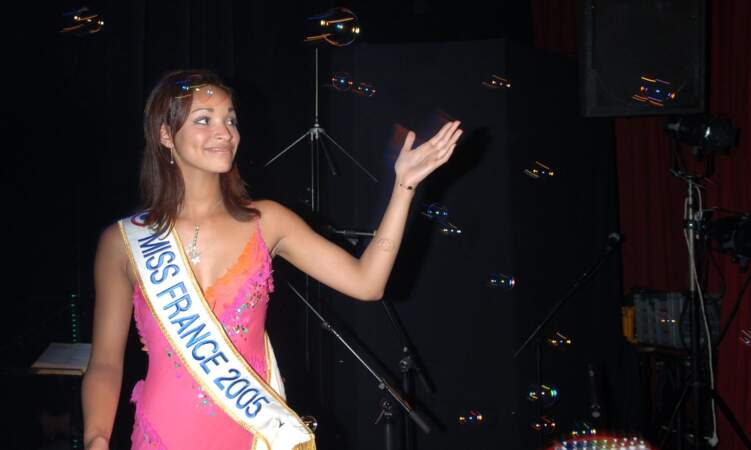 Elle est la 3e dauphine de Miss Europe 2005 et est élue Miss European cities en 2006. Elle a, en 2006, 21 ans.