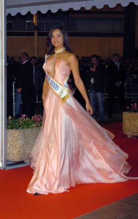 Alors qu'Alexandra Rosenfeld est la Miss France en titre, Cindy Fabre représente la France au concours Miss Monde, qui se déroule le 10 décembre 2005, à Sanya en Chine.