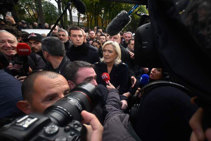 Marche pour la "République et contre l’antisémitisme" à Paris : Jordan Bardella, président du parti d'extrême droite français Rassemblement National (RN) et Marine Le Pen, députée du parti d'extrême droite français Rassemblement National (RN).