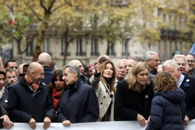 Marche pour la République et contre l'antisémitisme à Paris : l'ancien président, Nicolas Sarkozy et Carla Bruni.