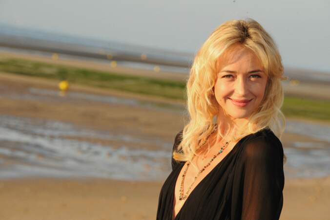 En 2009, à 36 ans, elle incarne l'héroïne du téléfilm Les Fausses Innocences, d'André Chandelle. 