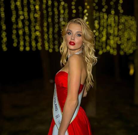 Miss Pologne : Angelika Jurkowianiec
