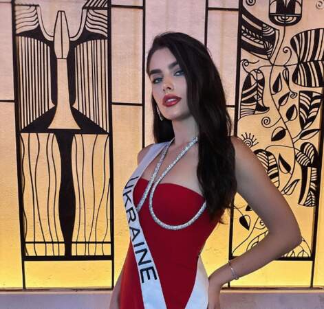 Miss Ukraine : Angelina Usanova
