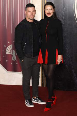 Adriana Lima et Andre Lemmers à l'avant-première de The Hunger Game.