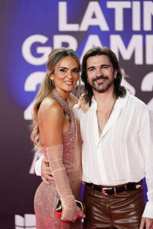 Juanes et Karen Martinez lors de la 24e édition des Latin GRAMMY Awards.