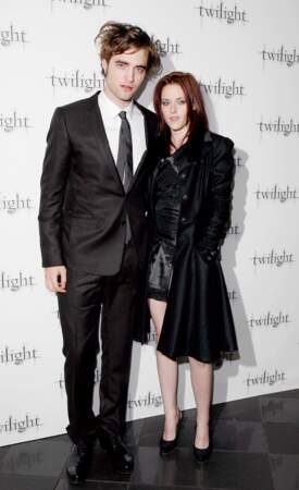 Robert Stewart participe à la première du film Twilight en compagnie de Kristen Stewart.