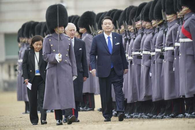 Le couple héritier britannique et le couple présidentiel coréen se sont ensuite dirigés vers Horse Guards.