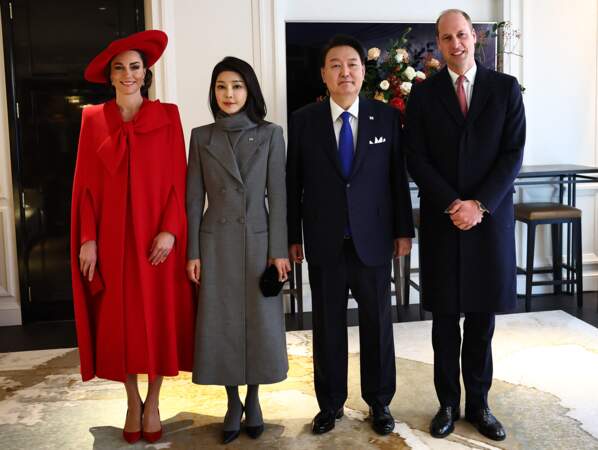 Le prince William et la Kate ont d'abord souhaité la bienvenue au couple présidentiel à leur hôtel à Londres.